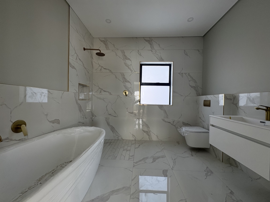 4 Bedroom Property for Sale in Sandown Western Cape